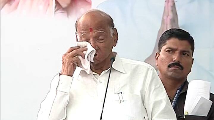 यावेळी बोलताना अजित पावार चांगलेच भावूक झाले होते. शरद पवार यांनी अजित पवार यांच्या याच विधानांचा समाचार घेतला. हा प्रश्न भावनेचा नाही. हा मुद्दा तत्त्वाचा आणि विचारांचा आहे. आम्ही गांधी, नेहरू, यशवंतराव चव्हाण यांचे विचार घेतले आहे. मी याच विचारांनी काम करतो, असे शरद पवार म्हणाले.