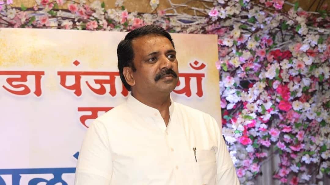 महाराष्ट्र BJP ने जारी की चौथी लिस्ट, मीरा भयंदर से नरेंद्र लालचंदजी मेहता को दिया टिकट Maharashtra Election 2024 BJP releases fourth list Narendra Lalchandji Mehta gets ticket from Mira Bhayander महाराष्ट्र BJP ने जारी की चौथी लिस्ट, मीरा भयंदर से नरेंद्र लालचंदजी मेहता को दिया टिकट