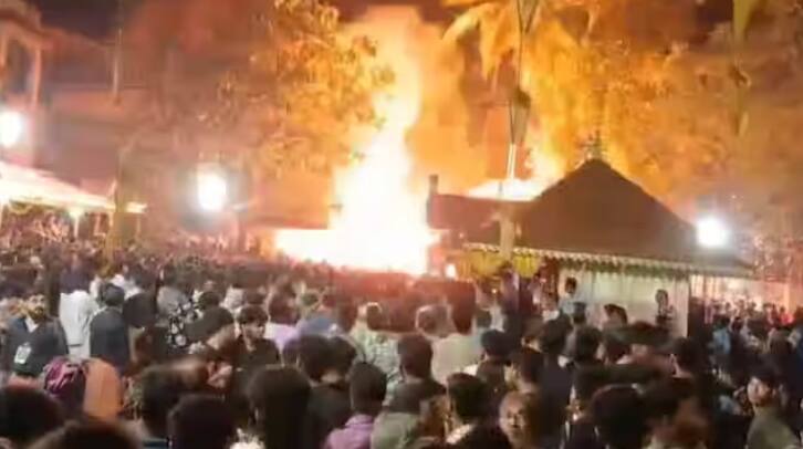 kerala-kasargod-fireworks-accident-in-neeleswaram-more-than-98-people-injured-and-8-are-in-serious-condition ਕੇਰਲ 'ਚ ਆਤਿਸ਼ਬਾਜ਼ੀ ਦੌਰਾਨ ਵਾਪਰਿਆ ਹਾਦਸਾ, ਹੋਇਆ ਧਮਾਕਾ, 98 ਲੋਕ ਜ਼ਖ਼ਮੀ, 8 ਦੀ ਹਾਲਤ ਨਾਜ਼ੁਕ