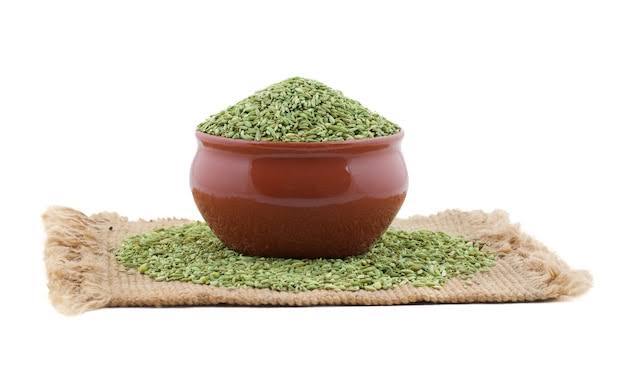 सौंफ (Fennel): सौंफ में भी फाइबर की अच्छी-खासी मात्रा पाई जाती है, जो गैस्ट्रोइंस्टेस्टाइनल में सुधार का काम करती है. इसके सेवन से कब्स से राहत मिलती है और पेंट का ऐंठन भी कम हो सकता है. इसलिए खाने के बाद सौंफ खाने की सलाह दी जाती है. यह पेट की सेहत के लिए बेहतर माना जाता है.