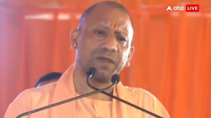 उन्होंने आगे कहा ये नारा अपने आप में घोर सांप्रदायिक है, घोर विभाजनकारी है, जानलेवा है, आक्रामक है, धमकी भरा है. इस पर बीजेपी संघ का कहना है कि ये नारा हिंदू समाज को जोड़ने के लिए दिया गया है.