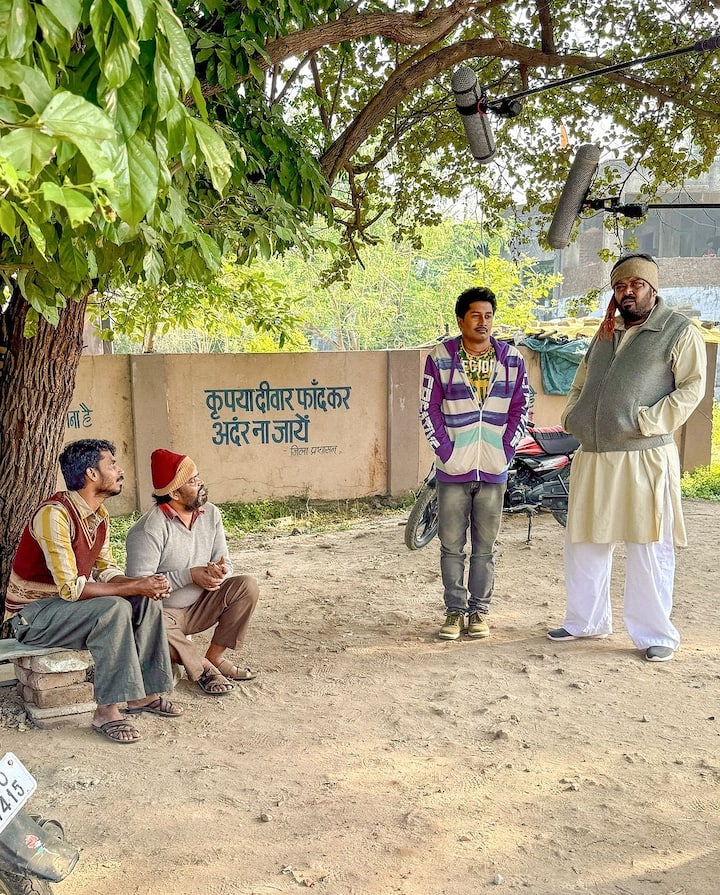 दरम्यान या सीझनमधील फुलेरच्या निवडणुकीची उत्सुकता प्रेक्षकांना लागून राहिली आहे.