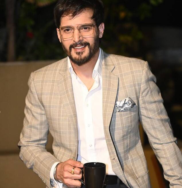 જિમીએ પંજાબમાં આતંકવાદ પર આધારિત ગુલઝાર નિર્દેશિત ફિલ્મ ‘માચીસ’ સાથે તેની અભિનય કારકિર્દીની શાનદાર શરૂઆત કરી હતી.જિમીએ ફિલ્મ ‘મોહબ્બતેમાં કામ કર્યું હતું. જિમીની આ ફિલ્મ મોટી બ્લોકબસ્ટર રહી હતી.  અને તે રાતોરાત સ્ટાર પણ બની ગયો હતો.