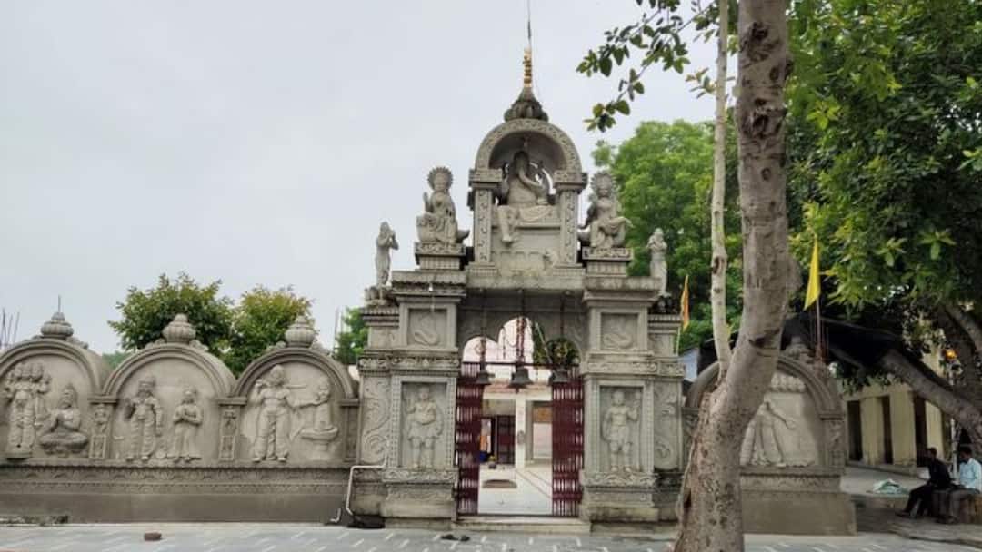 Diwali 2024 Bishrak villiage where Diwali not held Diwali 2024: దీపావళి జరుపుకోని ఊరు బిశ్రక్ -ఎందుకంటే!