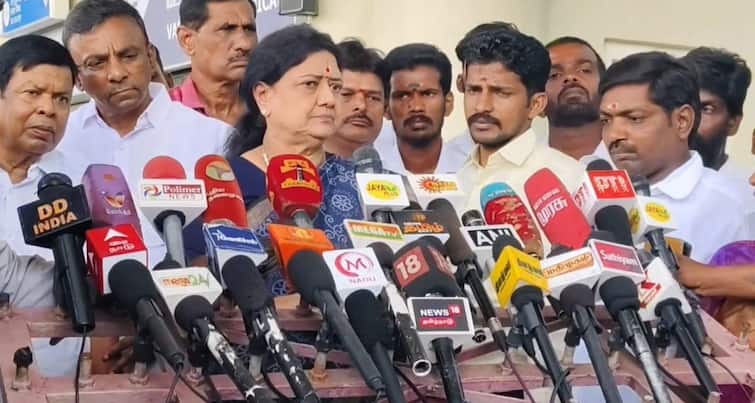Sasikala says AIADMK chief ministerial candidate is who ever the people want மக்கள் யாரை விரும்புகிறார்களோ அவர்தான் அதிமுக முதல்வர் வேட்பாளர் - வி.வே.சசிகலா