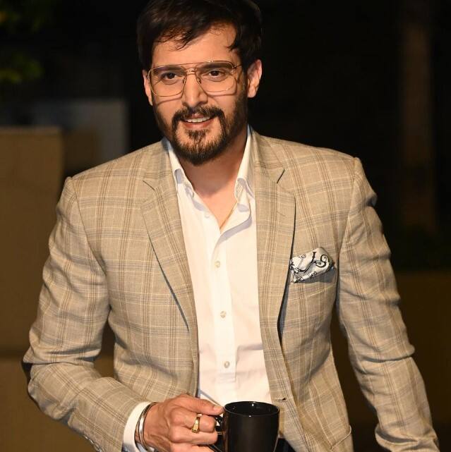 એક એવો અભિનેતા છે જેણે 50 ફ્લોપ ફિલ્મો આપી છે અને આજે પણ તેને સુપરસ્ટાર કહેવામાં આવે છે. અભિનેતાએ 100 કરોડની ફિલ્મો પણ આપી પરંતુ તેના ખાતામાં હિટ ફિલ્મો કરતાં વધુ ફ્લોપ ફિલ્મો છે.અમે જે અભિનેતા વિશે વાત કરી રહ્યા છીએ તે બીજું કોઈ નહીં પણ જિમી શેરગિલ છે.