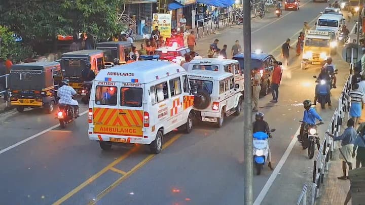 जानकारी के अनुसार, ये घटना शाम शाम करीब 6:30 बजे थी. इस दौरान ड्राइवर ने अचानक रास्ते में आई दोपहिया सवार महिला को बचाने के लिए ब्रेक लगाई थी. इस वजह से ये गाडियां आपस में टकरा गईं थी.