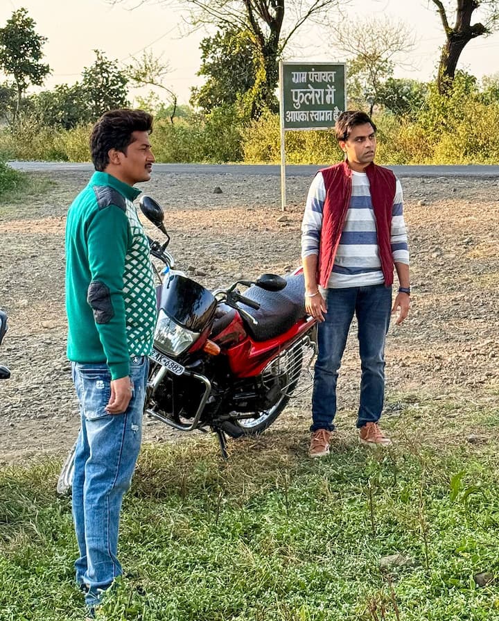 प्राईम व्हिडीओवरील बहुप्रतिक्षित सीरिज पंचायतच्या शुटींगला सुरुवात झाली आहे.