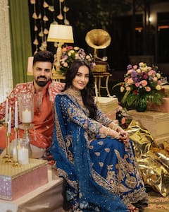 कभी पति की बाहों में...तो कभी डीजे पर घूंघट ओढ़ खूब नाचीं सुरभि ज्योति, एक्ट्रेस ने शेयर की संगीत नाइट की तस्वीरें