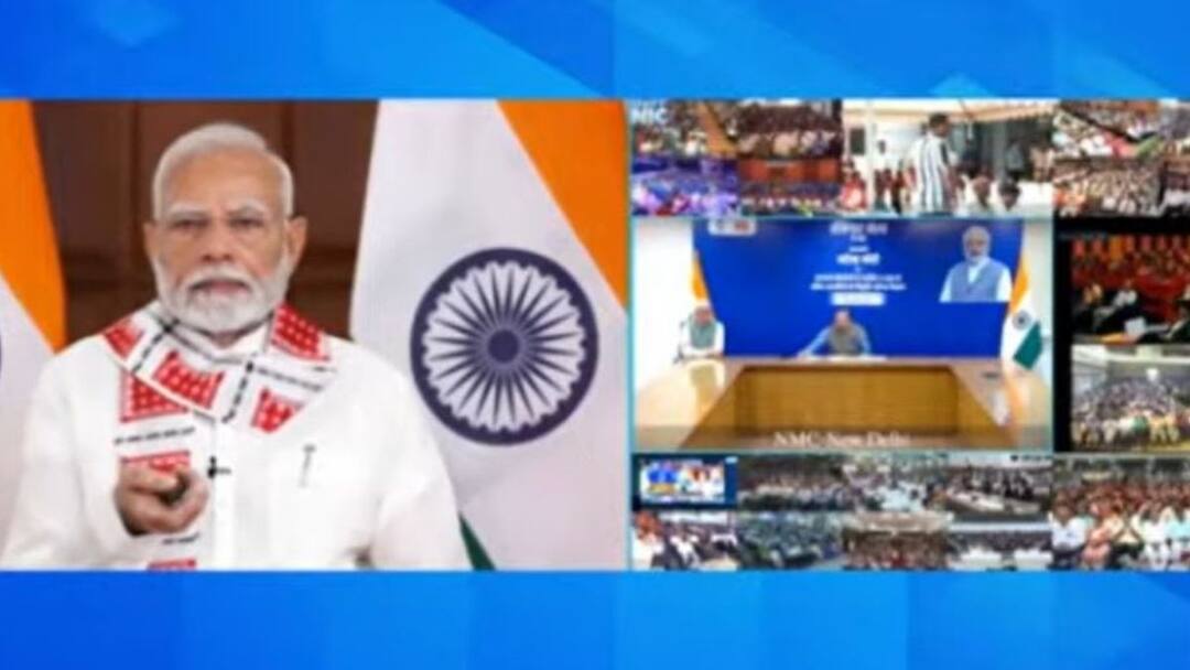 Rojgar Mela: पीएम मोदी ने 51,000 से ज्यादा कैंडीडेट्स को दी सरकारी नौकरी, बांटे ज्वाइनिंग लेटर PM Modi assigned joining letters to more then 51k job seekers in Rojgar Mela Rojgar Mela: पीएम मोदी ने 51,000 से ज्यादा कैंडीडेट्स को दी सरकारी नौकरी, बांटे ज्वाइनिंग लेटर