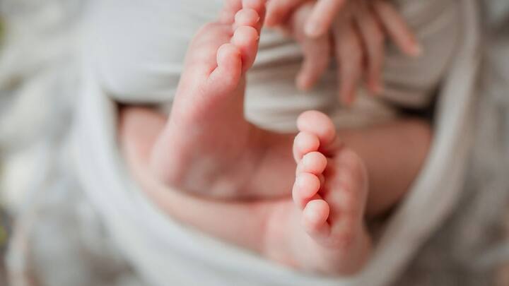 এই সময়টায় শিশুদের ১৩ থেকে ১৪ ঘণ্টা মোট ঘুম হয়। ঘুম ২-৩ ঘণ্টার বেশি হয় না।