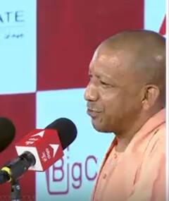 भू माफियाओं के कब्जे से मुक्त जमीनों पर गरीबों के आवास बन रहे है- CM Yogi | ABP NEWS SHORTS