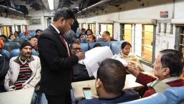 अगर आप ट्रेन में सफर कर रहे हैं. तो रेलवे की ओर से आपको रात के समय परेशान न करने के लिए भी नियम बनाया गया है. रेलवे के नियमों के मुताबिक रात 10 बजे के बाद से लेकर सुबह 6 बजे तक ट्रेन में टीटीई आप की टिकट चेक नहीं कर सकता.