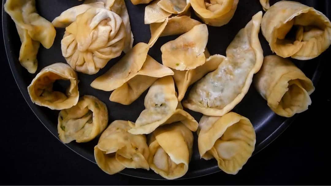 Hyderabad Banjara Hills 9 Hospitalised After Consuming Momos At Roadside Stall Hyderabad: 9 Hospitalised After Consuming Momos At Roadside Stall In Banjara Hills