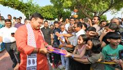 पत्नी के साथ पैतृक गांव अटारी पहुंचे सीएम भजनलाल शर्मा, दिवाली की बधाई दी, बुजुर्गों का लिया आर्शीवाद