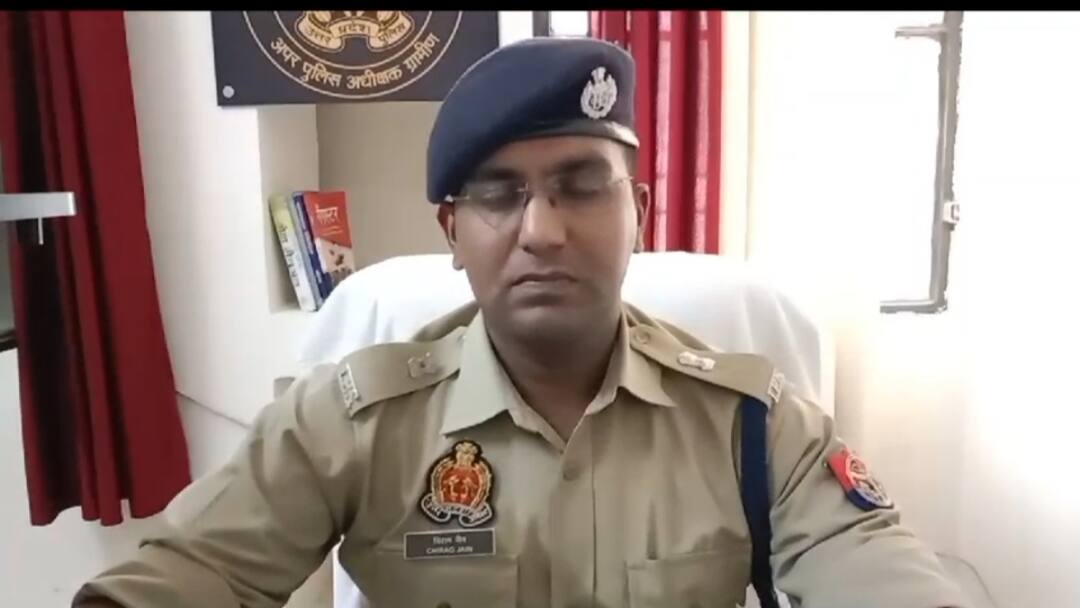 Case registered against 15 policemen including TI on court orders in Azamgarh on beating and robbery ann आजमगढ़ में कोर्ट के आदेश पर टीआई सहित 15 पुलिसकर्मियों पर केस दर्ज, जानें क्या है मामला