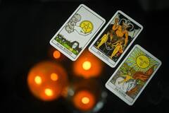 Tarot card prediction: બુધ, શુક્ર દ્વિદ્રાદશી યોગથી કર્ક સિંહની રાશિની થશે પ્રગતિ, જાણો રાશિફળ