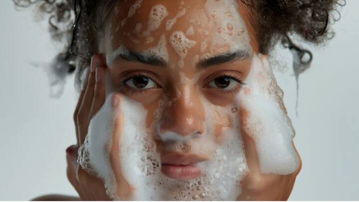 1. Double Cleanse Regularly: Practice double cleansing everyday using cleansing oil or balms. This will leave your face fresh and residue free, helping your skin breathe naturally and glow during the holiday festivities. (Image Source: Pinterest/aifusionart)