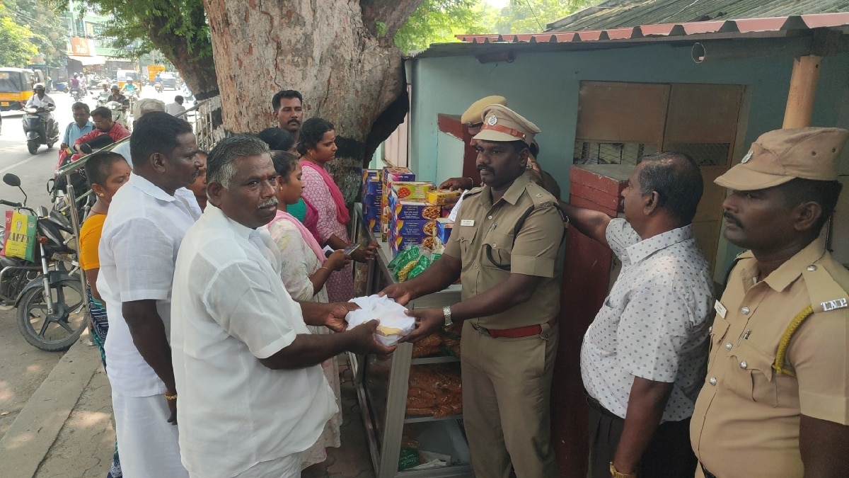 Salem Central Jail: கைதிகளால் நடத்தப்படும் “பிரிசன் பஜார்” கடையில் தீபாவளி ஸ்வீட் விற்பனை அமோகம்