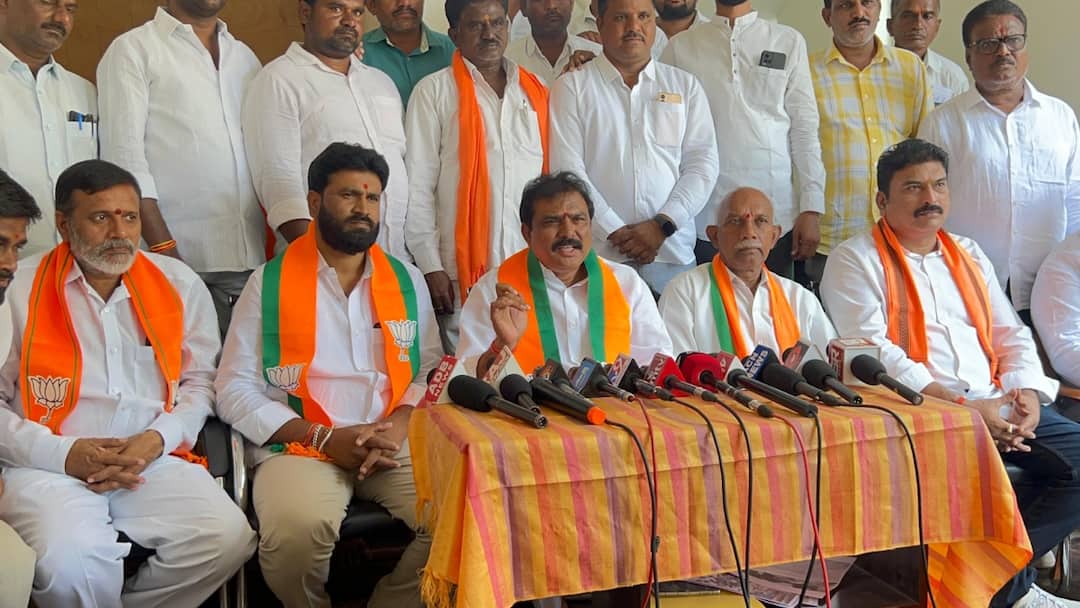 Payal Shankar: గుజరాత్లో అలాగని నిరూపిస్తే ఎమ్మెల్యే పదవికి రాజీనామా- పాయల్ శంకర్ ఛాలెంజ్ BJP MLA Payal Shankar fire on former minister Jogu Ramanna Payal Shankar: గుజరాత్లో అలాగని నిరూపిస్తే ఎమ్మెల్యే పదవికి రాజీనామా- పాయల్ శంకర్ ఛాలెంజ్