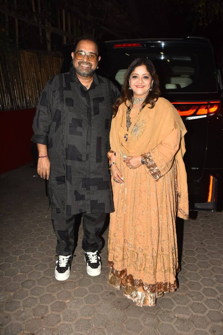 Music director Shankar Mahadevan was also seen with his wife.