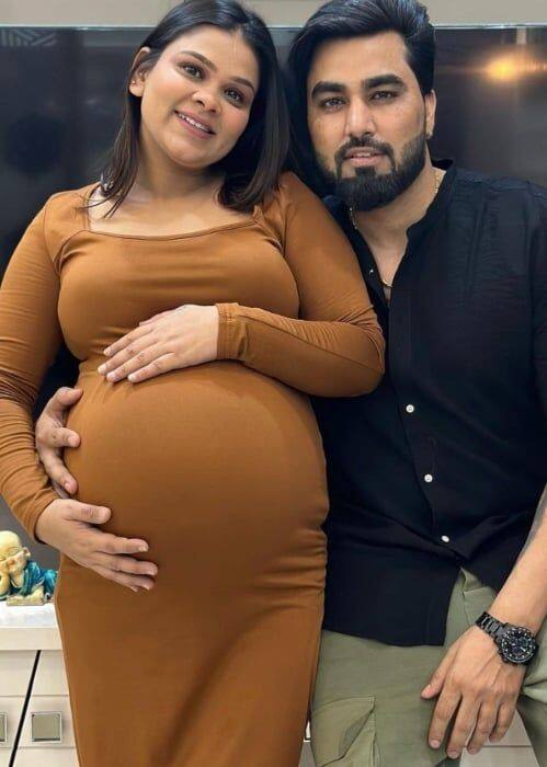 ਉਸਨੇ ਆਪਣੇ ਪ੍ਰਸ਼ੰਸਕਾਂ ਨੂੰ ਦੱਸਿਆ ਕਿ ਉਹ ਦੁਬਾਰਾ ਗਰਭਵਤੀ ਹੈ ਅਤੇ ਆਉਣ ਵਾਲੇ ਦਿਨਾਂ ਵਿੱਚ ਉਸਦੇ ਬੇਬੀ ਸ਼ਾਵਰ ਦੀਆਂ ਤਿਆਰੀਆਂ ਵੀ ਚੱਲ ਰਹੀਆਂ ਹਨ। ਪਾਇਲ ਨੇ ਇਹ ਜਾਣਕਾਰੀ ਆਪਣੇ ਵੀਲੌਗ 'ਚ ਸਾਰੇ ਪ੍ਰਸ਼ੰਸਕਾਂ ਨਾਲ ਸਾਂਝੀ ਕੀਤੀ, ਜਿਸ 'ਚ ਉਹ ਆਪਣੇ ਬੇਬੀ ਸ਼ਾਵਰ ਬਾਰੇ ਦੱਸਦੀ ਨਜ਼ਰ ਆ ਰਹੀ ਹੈ।