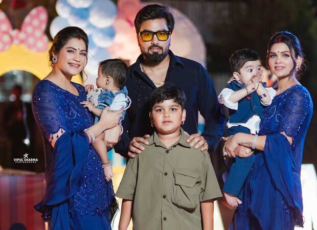 ਪਾਇਲ ਨੇ ਵੀਲੌਗ 'ਚ ਕੀ ਕਿਹਾ? ਪਾਇਲ ਦਾ ਕਹਿਣਾ ਹੈ ਕਿ ਉਹ ਤਿੰਨ ਮਹੀਨਿਆਂ ਬਾਅਦ ਇਹ ਖੁਸ਼ਖਬਰੀ ਸਾਂਝੀ ਕਰਨ ਜਾ ਰਹੀ ਸੀ, ਪਰ ਉਸਨੇ ਜਲਦੀ ਹੀ ਆਪਣੇ ਪ੍ਰਸ਼ੰਸਕਾਂ ਨੂੰ ਇਹ ਦੱਸਣ ਦਾ ਫੈਸਲਾ ਕੀਤਾ। ਪਾਇਲ ਦੇ ਨਾਲ-ਨਾਲ ਅਰਮਾਨ ਮਲਿਕ ਦੀ ਦੂਜੀ ਪਤਨੀ ਕ੍ਰਿਤਿਕਾ ਮਲਿਕ ਨੇ ਵੀ ਇਸ ਖੁਸ਼ਖਬਰੀ ਦੀ ਪੁਸ਼ਟੀ ਕੀਤੀ ਹੈ। ਕ੍ਰਿਤਿਕਾ ਨੇ ਪਾਇਲ ਦੀ ਬੇਟੀ ਟੂਬਾ ਨੂੰ ਚੁੱਕਿਆ ਅਤੇ ਮਜ਼ਾਕ ਵਿੱਚ ਪੁੱਛਿਆ ਕਿ ਉਹ ਕੀ ਚਾਹੁੰਦੀ ਹੈ, ਕਾਕਾ ਜਾਂ ਕਾਕੀ? ਟੂਬਾ ਨੇ ਧੀਮੀ ਆਵਾਜ਼ ਵਿੱਚ ਕਾਕੇ ਦਾ ਨਾਂ ਲਿਆ, ਜਿਸ ’ਤੇ ਪਾਇਲ ਨੇ ਮੁਸਕਰਾ ਕੇ ਕਿਹਾ ਕਿ ਘਰ ਵਿੱਚ ਪਹਿਲਾਂ ਹੀ ਕਈ ਕਾਕੇ ਹਨ।