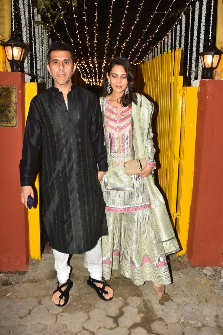 Ritesh Sidhwani was seen with his wife Dolly Sidhwani.