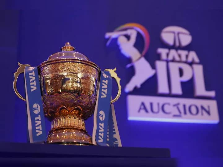 पैशांचा विचार करता फ्रँचायझीची इच्छा नसतानाही काही खेळाडूंना रिलीज करावं लागतं. यानंतरही, आयपीएलच्या इतिहासात असे अनेक खेळाडू आहेत, ज्यांना फ्रँचायझीने कधीही सोडले नाही. (Photo Credit-IPL)