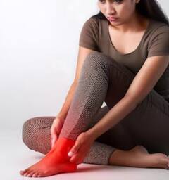 Foot Pain: ਪੈਰਾਂ ਵਿੱਚ ਤੇਜ਼ ਦਰਦ ਤੋਂ ਹੋ ਪ੍ਰੇਸ਼ਾਨ ਤਾਂ ਵਰਤੋਂ ਆਹ ਵਾਲੇ ਟਿਪਸ, ਮਿੰਟਾਂ 'ਚ ਮਿਲੇਗੀ ਰਾਹਤ