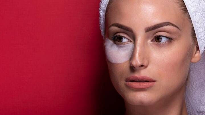 চোখের তলায় কালি পড়লে এমনিতেই মুখের সৌন্দর্য অর্ধেক হয়ে যায়। অনিয়ন্ত্রিত জীবনযাপন, স্ট্রেস, দূষণ নানা কারণেই চোখের তলায় কালি পড়ে।