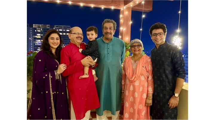 অসুস্থতার পরে এই প্রথম প্রকাশ্যে এলেন মিঠু চক্রবর্তী। গৌরব ঋদ্ধিমার শেয়ার করা ছবিতেই দেখা গেল তাঁকে। ক্যানসারে আক্রান্ত মিঠু। কেমোর ফলে তাঁর চুল উঠে গিয়েছে, ভেঙ্গে গিয়েছে স্বাস্থ্যও।