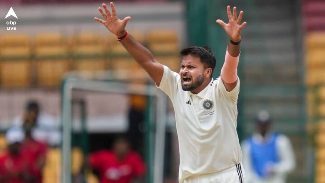 IND A vs AUS A: অনবদ্য মুকেশ কুমারের দৌলতেই অস্ট্রেলিয়ার বিরুদ্ধে ভারতীয় 'এ' দলের জয়ের আশা অব্যাহত Mukesh Kumar shines with the ball as India A restrict Australia A to mere 195 in 1st innings 1st unofficial test IND A vs AUS A: অনবদ্য মুকেশ কুমারের দৌলতেই অস্ট্রেলিয়ার বিরুদ্ধে ভারতীয় 'এ' দলের জয়ের আশা অব্যাহত