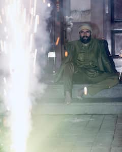 Watch Vijay Deverakonda In Full Diwali Fervour; Lighting Crackers, Family Clicks & All