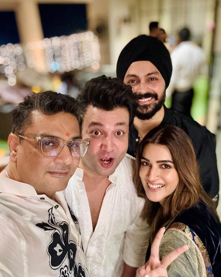 Apart from her family and special friends, actor Varun Sharma also attended Kriti's Diwali party.