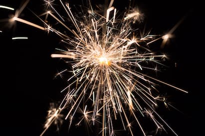 দীপাবলিতে দেদার বাজি পুড়ল, আপনার ফুসফুসকে বাঁচাবেন কীভাবে ? দীপাবলিতে দেদার বাজি পুড়ল, আপনার ফুসফুসকে বাঁচাবেন কীভাবে ?