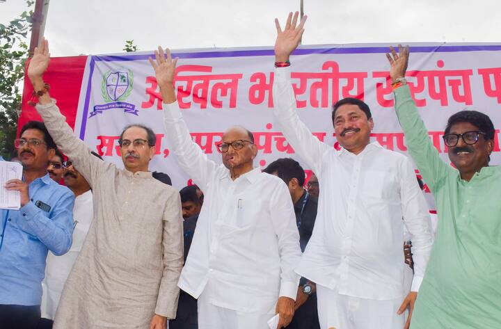 इस बीच एक ऐसे सर्वे सामने आया है, जिसमें महाराष्ट्र में एमवीए को बहुमत मिलता नजर आ रहा है. इलेक्टोरल एज प्री पोल सर्वे के अनुसार राज्य की 288 विधानसभा सीटों में से एमवीए को 157 सीटें मिल सकती है.