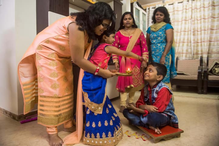 কলকাতায় রবিবার ভাইফোঁটাতে শুষ্ক আবহাওয়াই থাকবে প্রধানত। বৃষ্টির সম্ভাবনা নেই।