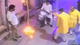 ਮਿਲਣ ਆਏ, ਪੈਰਾਂ ਨੂੰ ਹੱਥ ਲਾਇਆ ਅਤੇ ਚਲਾ ਦਿੱਤੀਆਂ ਗੋਲੀਆਂ...ਘਰ ਦੇ ਬਾਹਰ ਦੀਵਾਲੀ ਮਨਾ ਰਹੇ ਚਾਚਾ-ਭਤੀਜਾ ਦਾ ਕਤਲ, ਵੀਡੀਓ ਦੇਖ ਕੰਬ ਜਾਵੇਗੀ ਰੂਹ