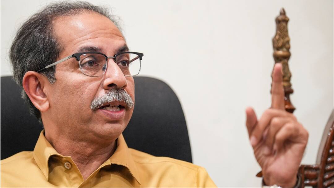 Maharashtra Assembly Election 2024 Hindutva war between Uddhav Thackeray And Bjp ann Maharashtra Election 2024: उद्धव ठाकरे गुट और BJP के बीच छिड़ी 'हिंदुत्व' की जंग, इस तरह एक-दूसरे पर बोला हमला