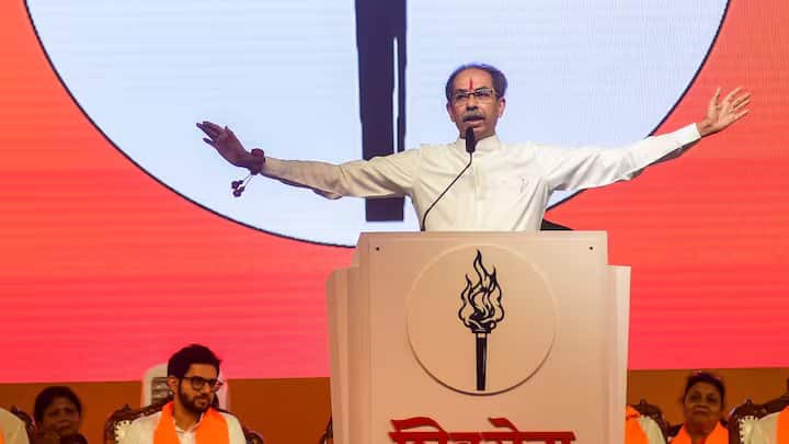 શિવસેના (યૂબીટી)ના નેતાઓ એમવીએ તરફથી ઉદ્ધવ ઠાકરેને સીએમનો ચહેરો ગણાવે છે. સર્વેમાં કોંગ્રેસ જો સૌથી મોટી પાર્ટી બને છે તો પછી સીએમ પદ માટે ખેંચતાણ જોવા મળી શકે છે.