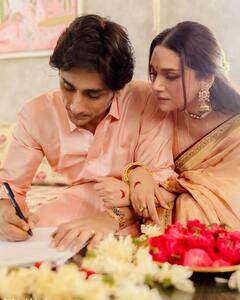 Aditi Rao Hydari और Siddharth ने दिवाली पर शेयर की शादी की अनदेखी तस्वीरें, पति की बाहों में एक्ट्रेस ने दिए पोज