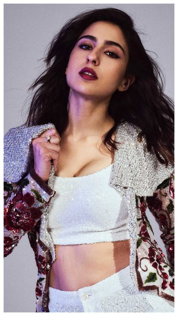 कार्तिक संग ब्रेकअप के बाद राजनेता के बेटे के प्यार में पड़ी सारा