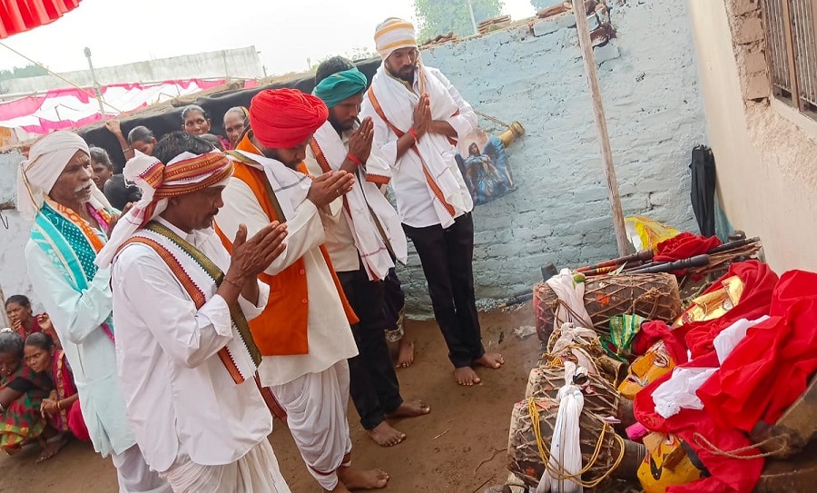 Dandari Festival Photos: ఉమ్మడి ఆదిలాబాద్ జిల్లాలో ఆదివాసీల దండారి వేడుకలపై స్పెషల్ స్టోరీ