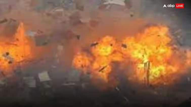 Remote Blast in Pakistan: पाकिस्तान में बम धमाका, 1 पुलिसकर्मी समेत 5 बच्चों की मौत, 22 लोग घायल remote blast in south west pakistan 7 people killed including 5 school children Remote Blast in Pakistan: पाकिस्तान में बम धमाका, 1 पुलिसकर्मी समेत 5 बच्चों की मौत, 22 लोग घायल