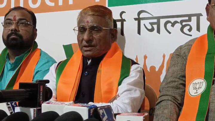 आमदार दादाराव केचे यांनी आर्वी विधानसभा क्षेत्रातून दोनदा विजयी झाले.  पण या निवडणुकीत त्यांना डावलून देवेंद्र फडणवीस यांचे स्वीय सहाय्यक सुमित वानखेडे यांना  भाजपने उमेदवारी दिल्याने ते नाराज होते.