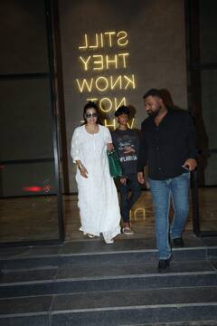 Singham Again Screening: बेटी काजोल संग दामाद की फिल्म देखने पहुंचीं तनुजा, रेड ड्रेस में दिखीं ‘सिंघम’ के बेटी, देखें तस्वीरें