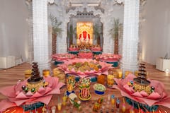 અબુ ધાબી BAPS સ્વામિનારાયણ મંદિરમાં દિવાળીની ભવ્ય ઉજવણી, જુઓ અન્નકૂટ દર્શનની તસવીરો