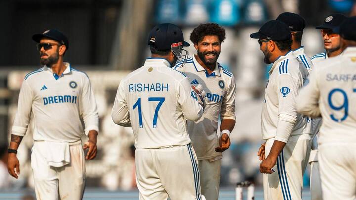 India vs New Zealand, 3rd Test: टीम इंडिया ने मुंबई टेस्ट में पकड़ बना ली है. उसके लिए जडेजा और अश्विन ने शानदार प्रदर्शन किया. न्यूजीलैंड के दूसरी पारी में 9 विकेट गिर चुके हैं.