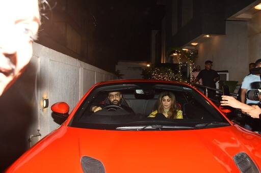 इनके अलावा एक्ट्रेस शिल्पा शेट्टी भी अपने पति राज कुंद्रा के साथ इस जश्न में शामिल हुई थी.